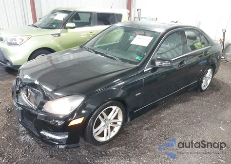 2012 Mercedes-Benz C 300 Luxury 4Matic/Sport 4Matic из США, поврежденный, VIN WDDGF8BB1CR195025